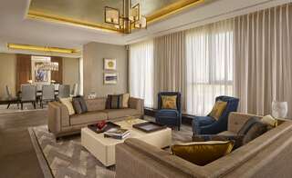 Отель The Ritz-Carlton Нур-Султан Люкс Carlton с 1 кроватью размера «king-size» и доступом в клубный лаундж - Вид на город-5