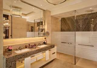 Отель The Ritz-Carlton Нур-Султан Номер Делюкс с 1 кроватью размера «king-size»-9
